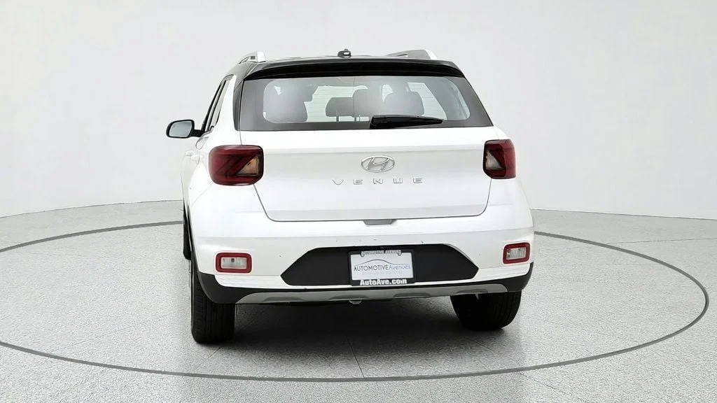 Used 2023 Lunar White Hyundai Limited IVT image 6