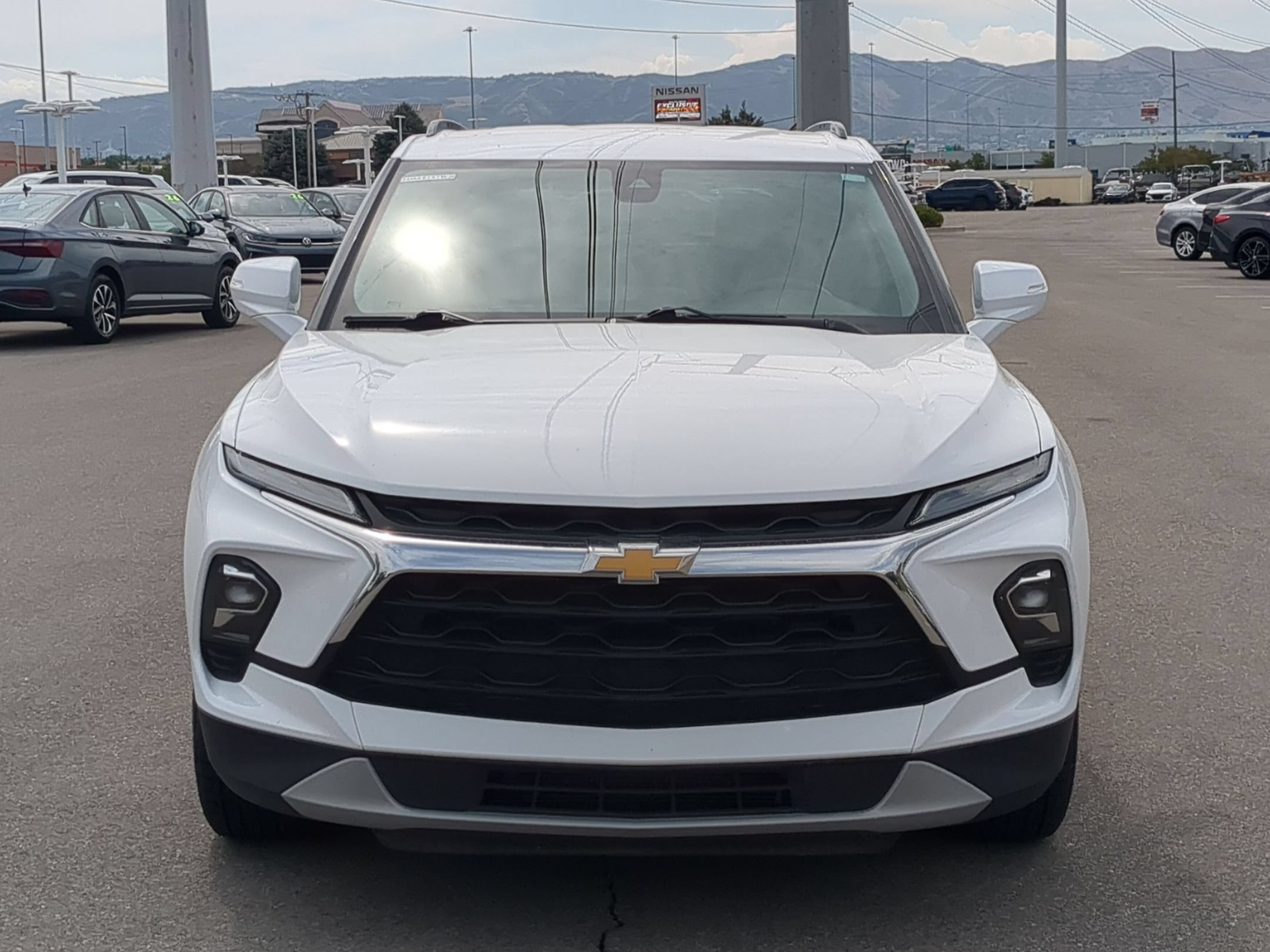Used 2024 Summit White Chevrolet LT image 9
