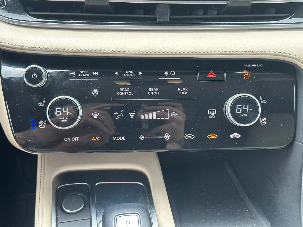 Used 2023 Silver INFINITI Sensory image 26