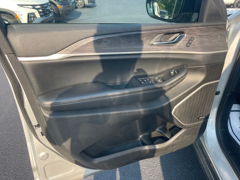 Used 2024 Silver Jeep 4xe image 12
