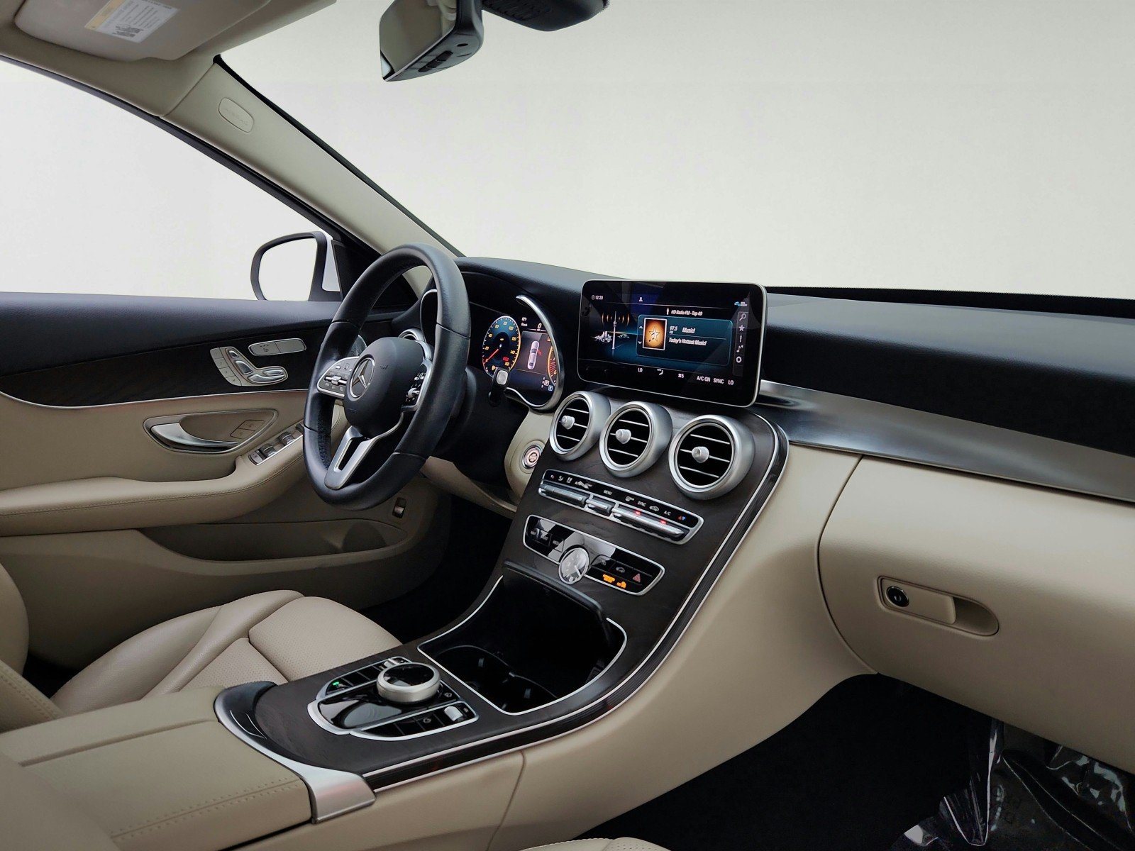 Used 2021 Polar White Mercedes-Benz C 300 image 25