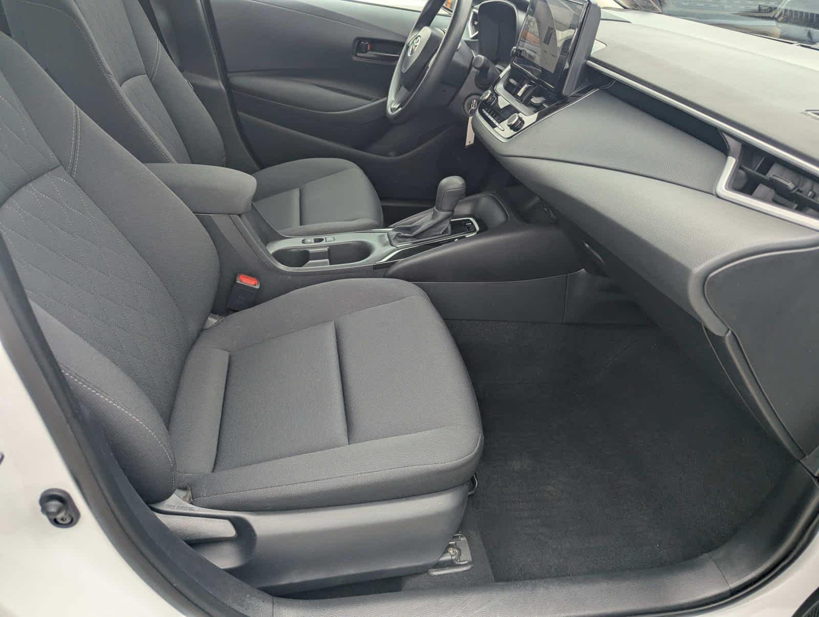 Used 2025 Ice Cap Toyota LE image 19