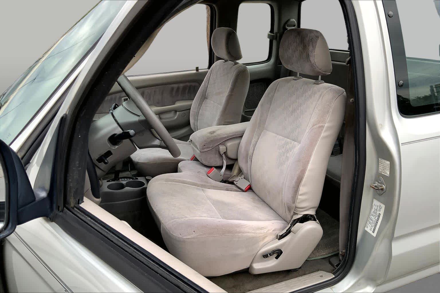 Used 2003 Lunar Mist Metallic Toyota PreRunner image 5