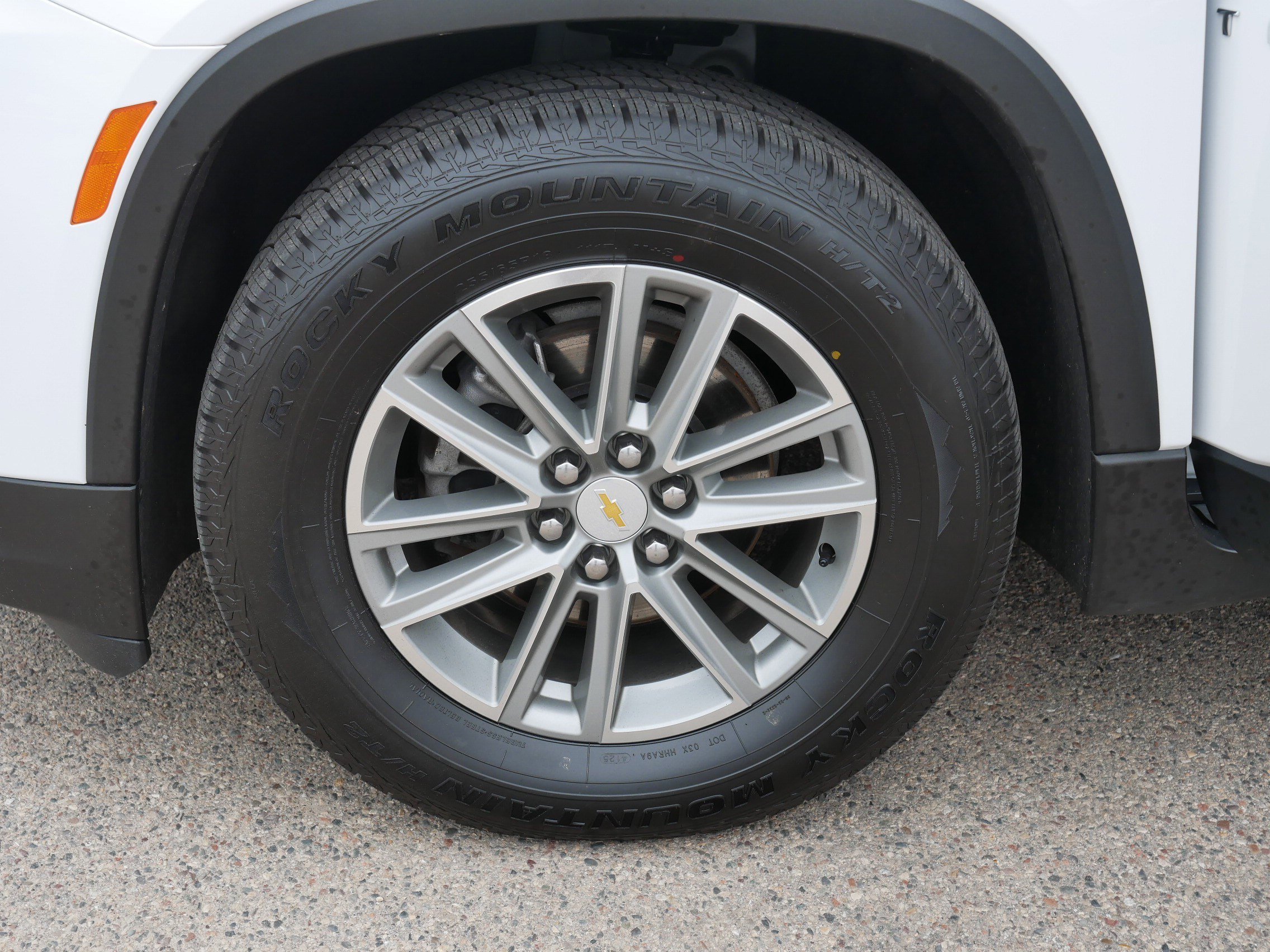 Used 2023 Summit White Chevrolet LT Cloth image 15