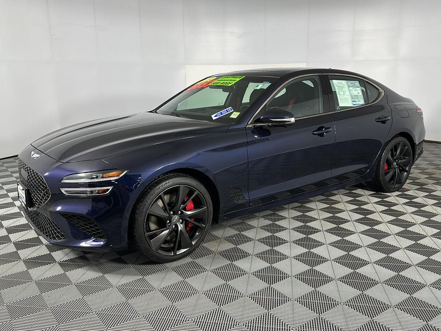 Used 2023 Capri Blue Genesis 3.3T image 3