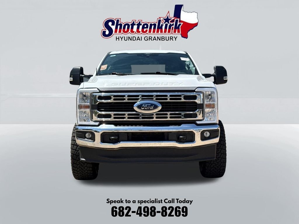 Used 2025 White Ford XLT image 2