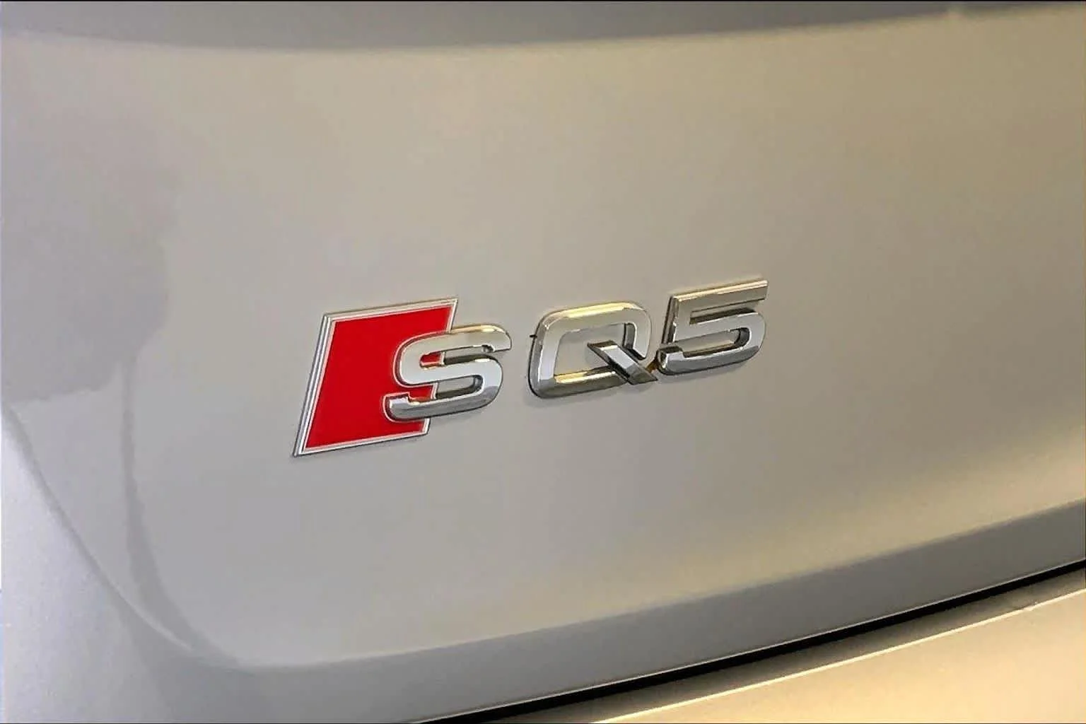 Used 2019 Florett Silver Metallic Audi Premium Plus image 10