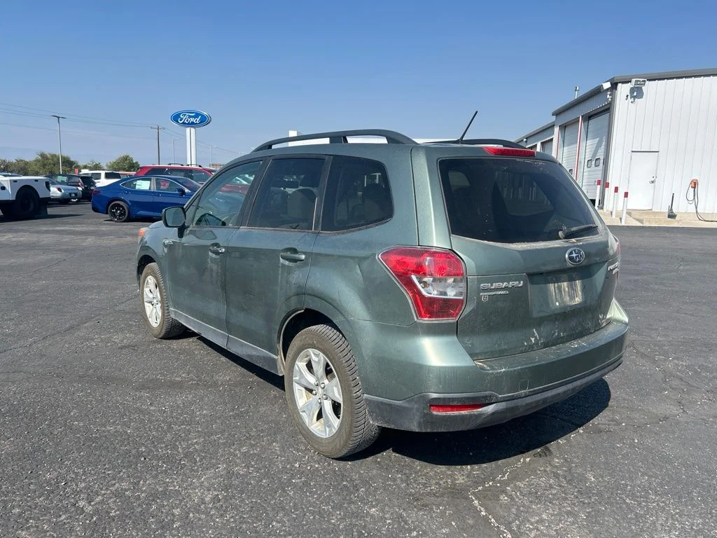 Used 2015 Green Subaru 2.5i Premium image 5