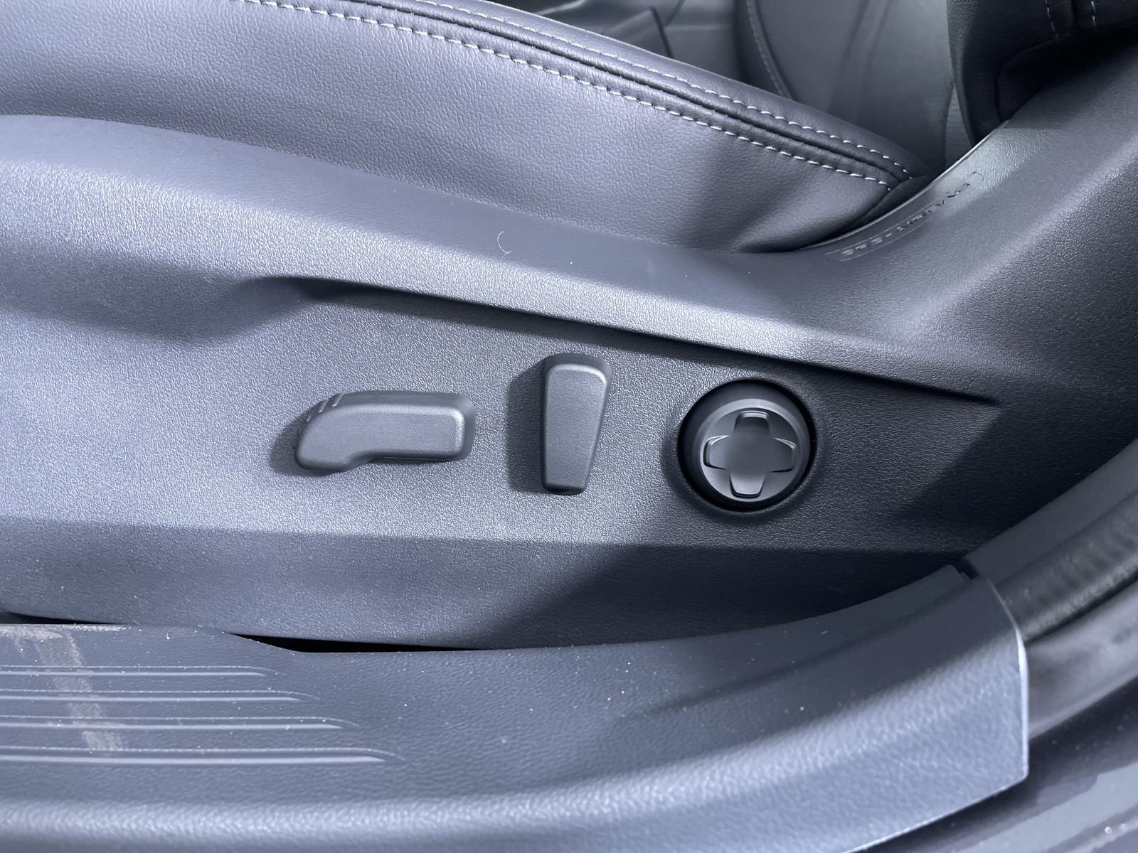 2025 Subaru Outback Limited - Photo 12
