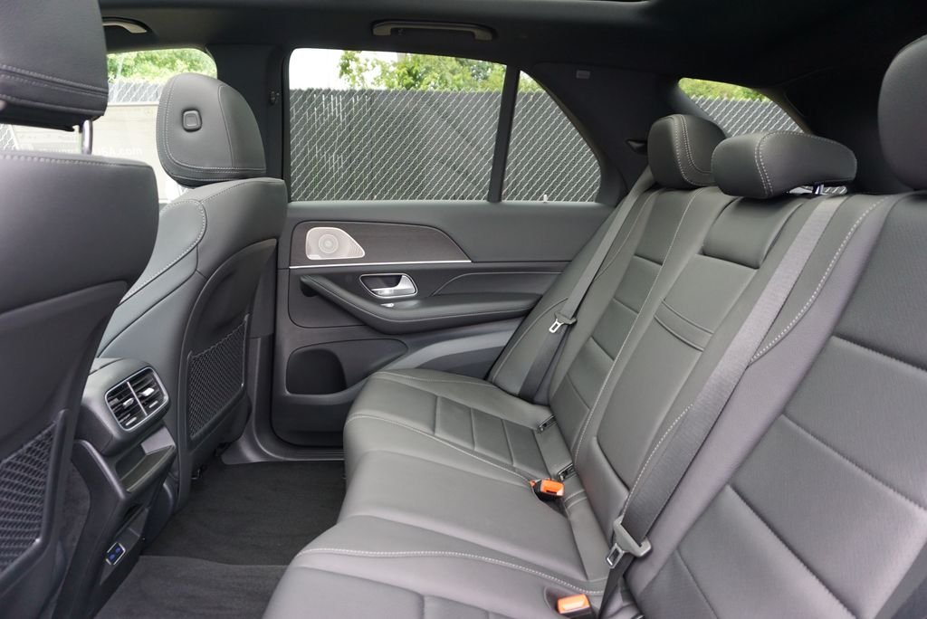 Used 2026 Obsidian Black Metallic Mercedes-Benz GLE 350 image 50