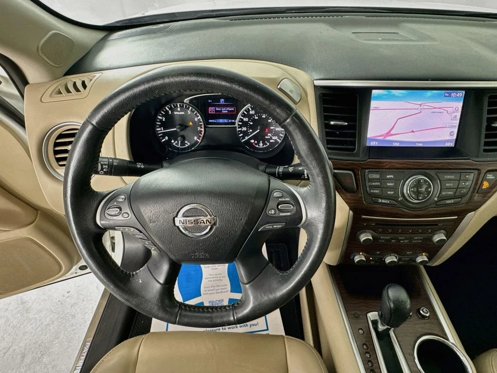 Used 2017 Pearl White Nissan Platinum image 13
