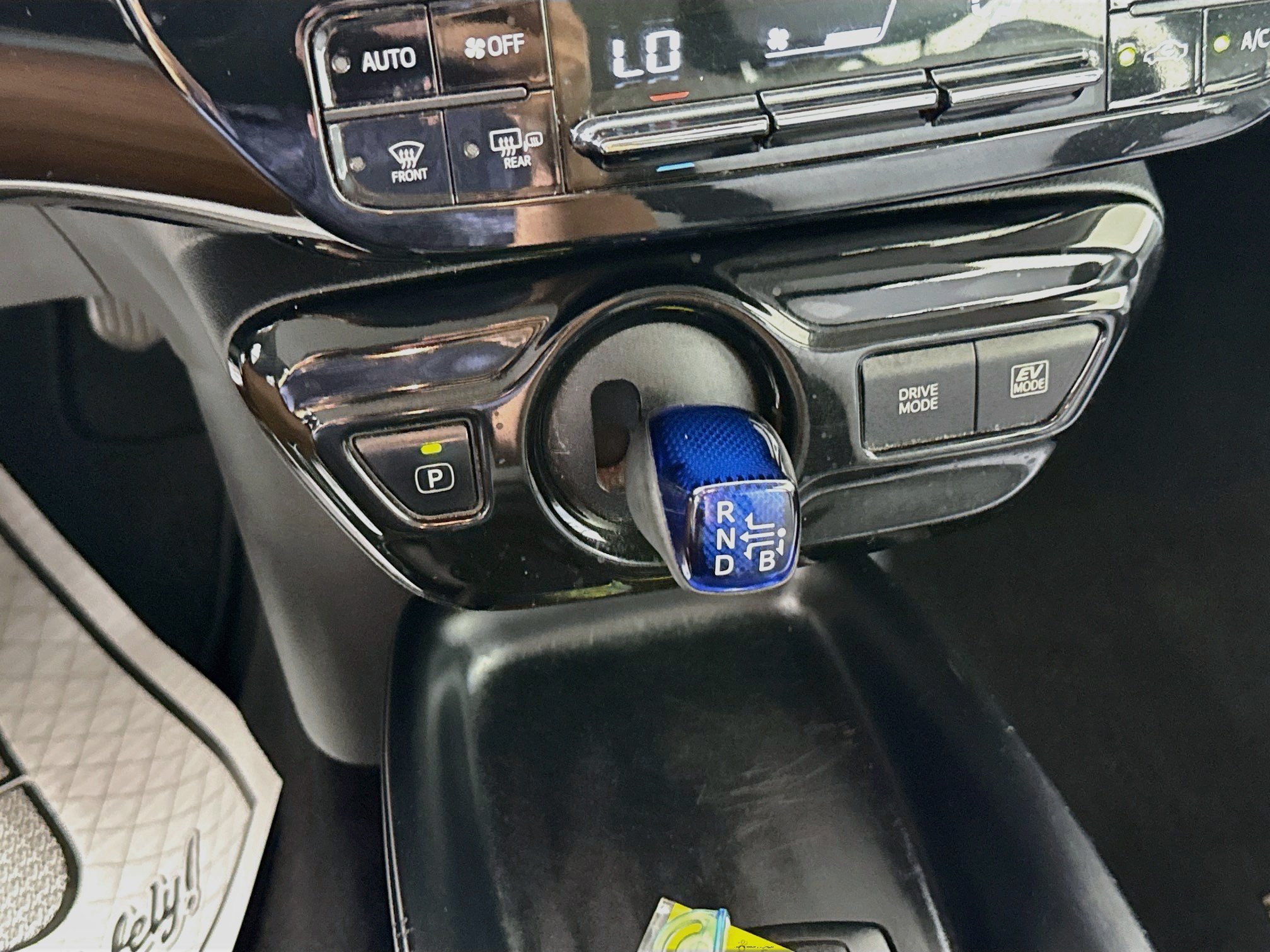 Used 2016 Classic Silver Metallic Toyota Two image 19