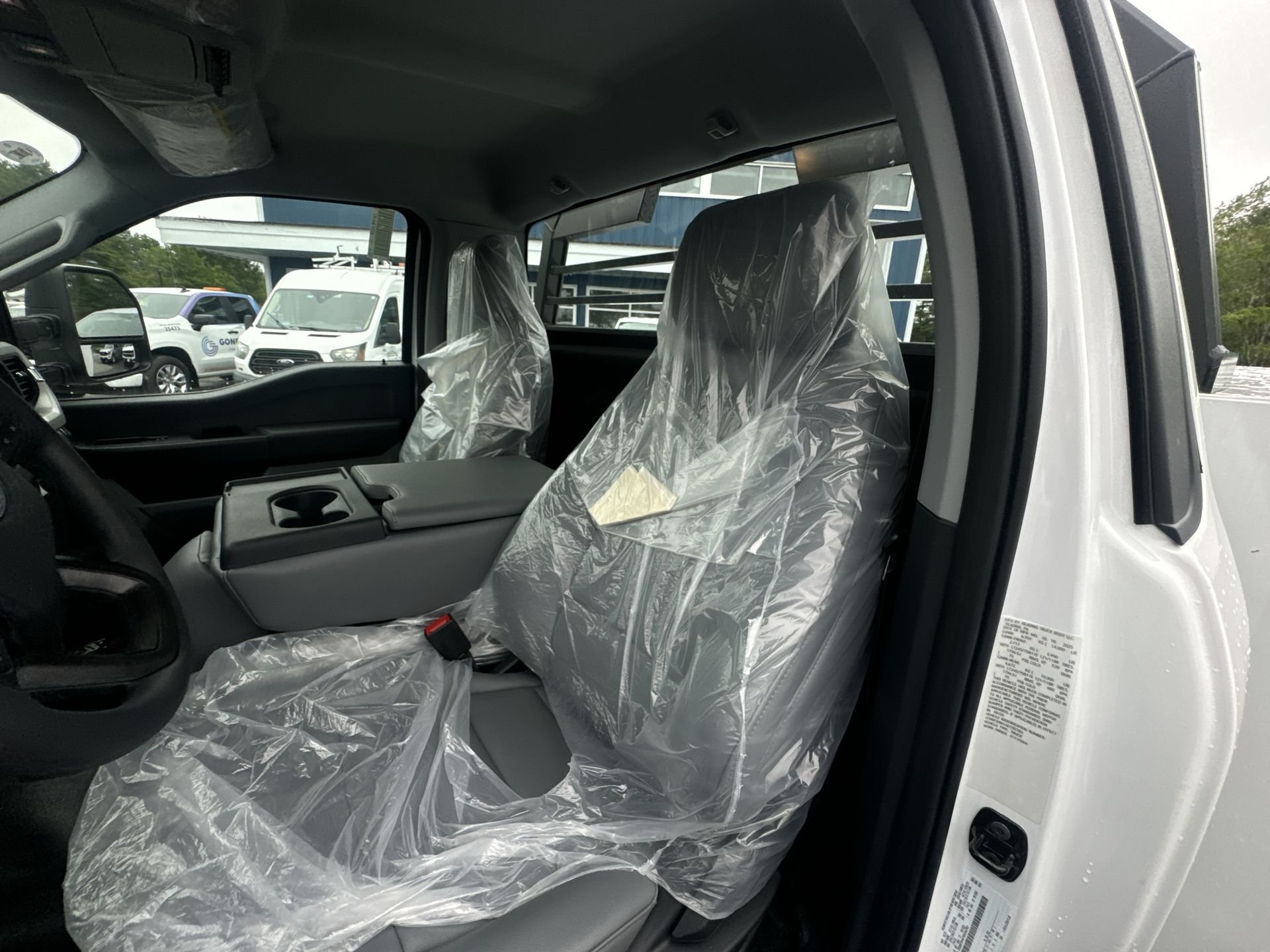 2025 Ford F-350 Super Duty Chassis Cab XL - Photo 6