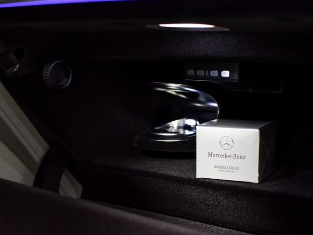New 2026 MANUFAKTUR Graphite Metallic Mercedes-Benz S 580 image 77