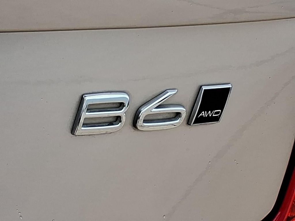 Used 2023 Gold Volvo Ultimate image 11