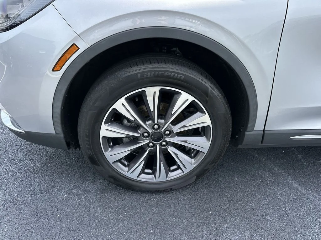 Used 2020 Silver Lincoln Reserve image 10