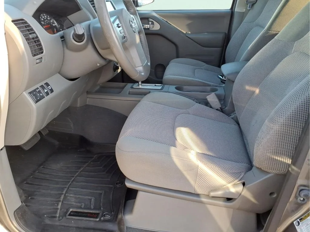Used 2019 Gray Nissan SV image 19