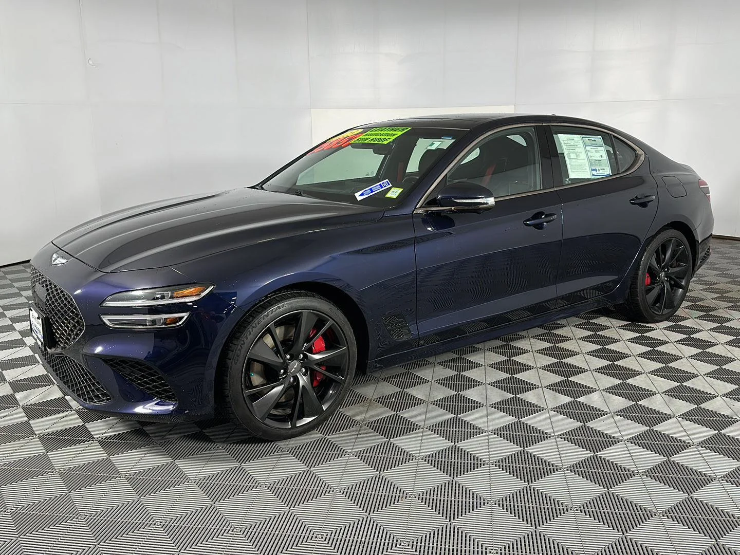 Used 2023 Capri Blue Genesis 3.3T image 3