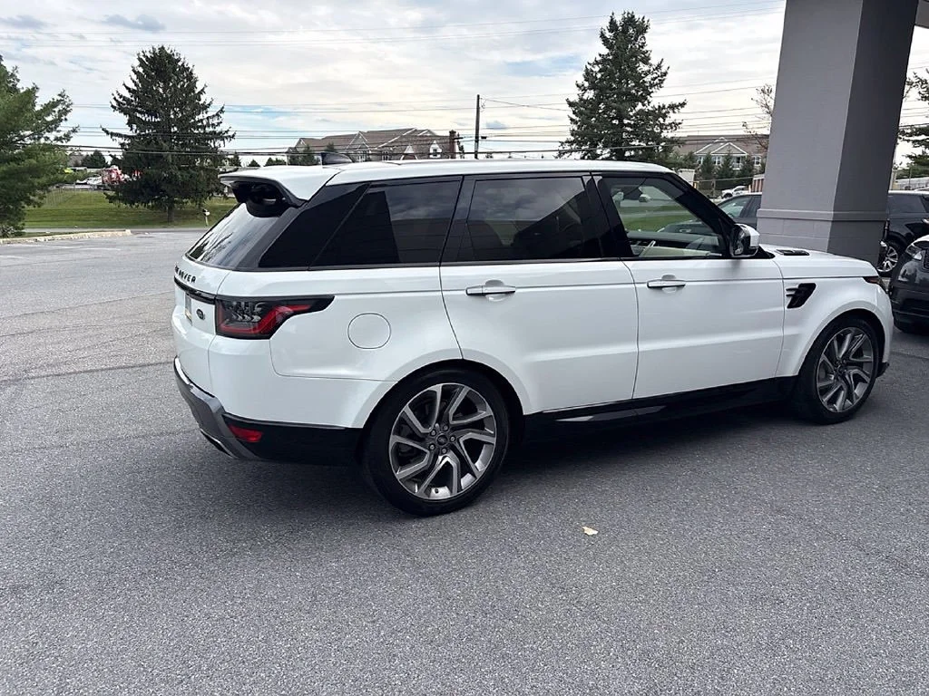 Used 2021  Land Rover HSE Silver Edition image 11