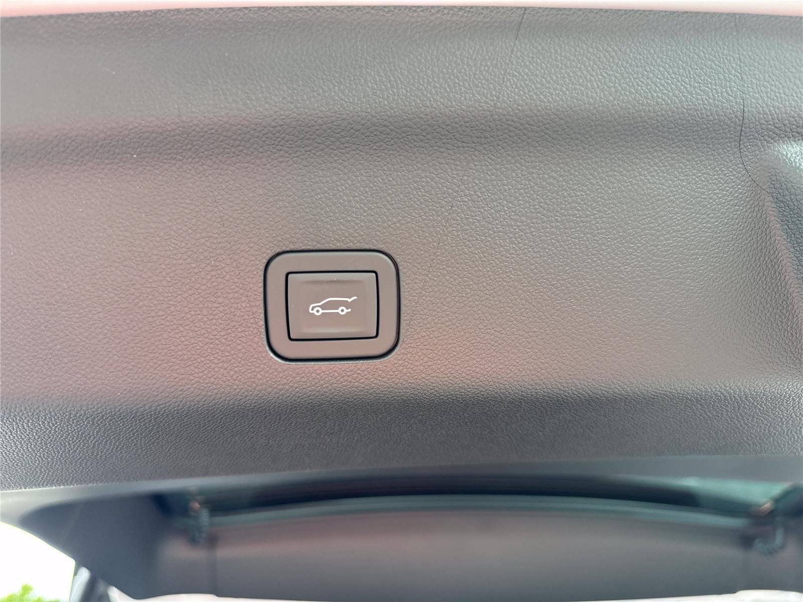 New 2026 Polar White Tricoat Chevrolet High Country image 38