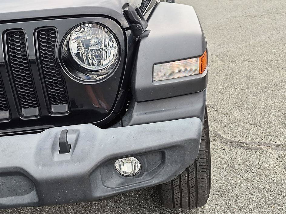 Used 2021 Black Clearcoat Jeep Unlimited Sport Altitude image 9