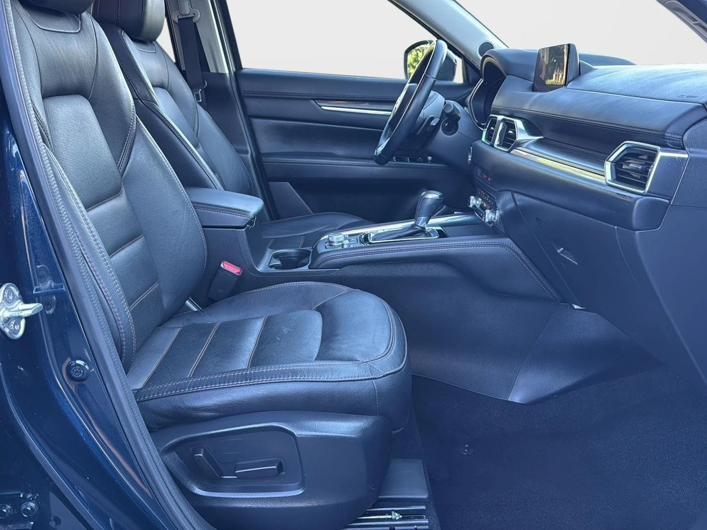 Used 2020 Deep Crystal Blue Mica Mazda Grand Touring image 22