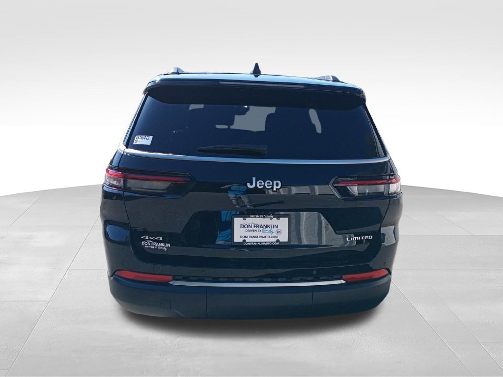 New 2027 High-Gloss Black Paint Jeep Limited image 4