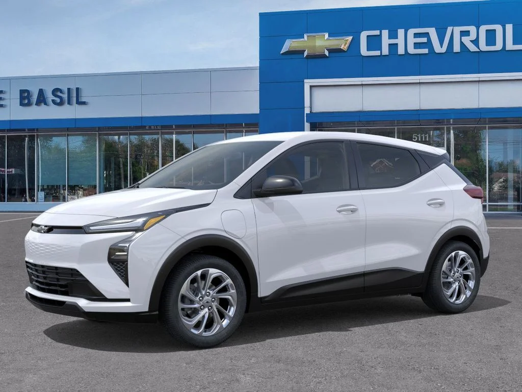 New 2027 White Chevrolet LT image 2
