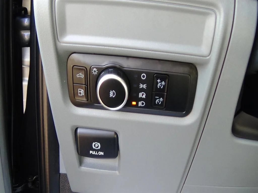 Certified Used 2024 Carbonized Gray M7 Ford XLT image 23