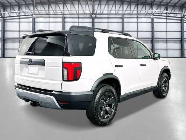 New 2026 Platinum White Pearl Honda RTL Towing image 4