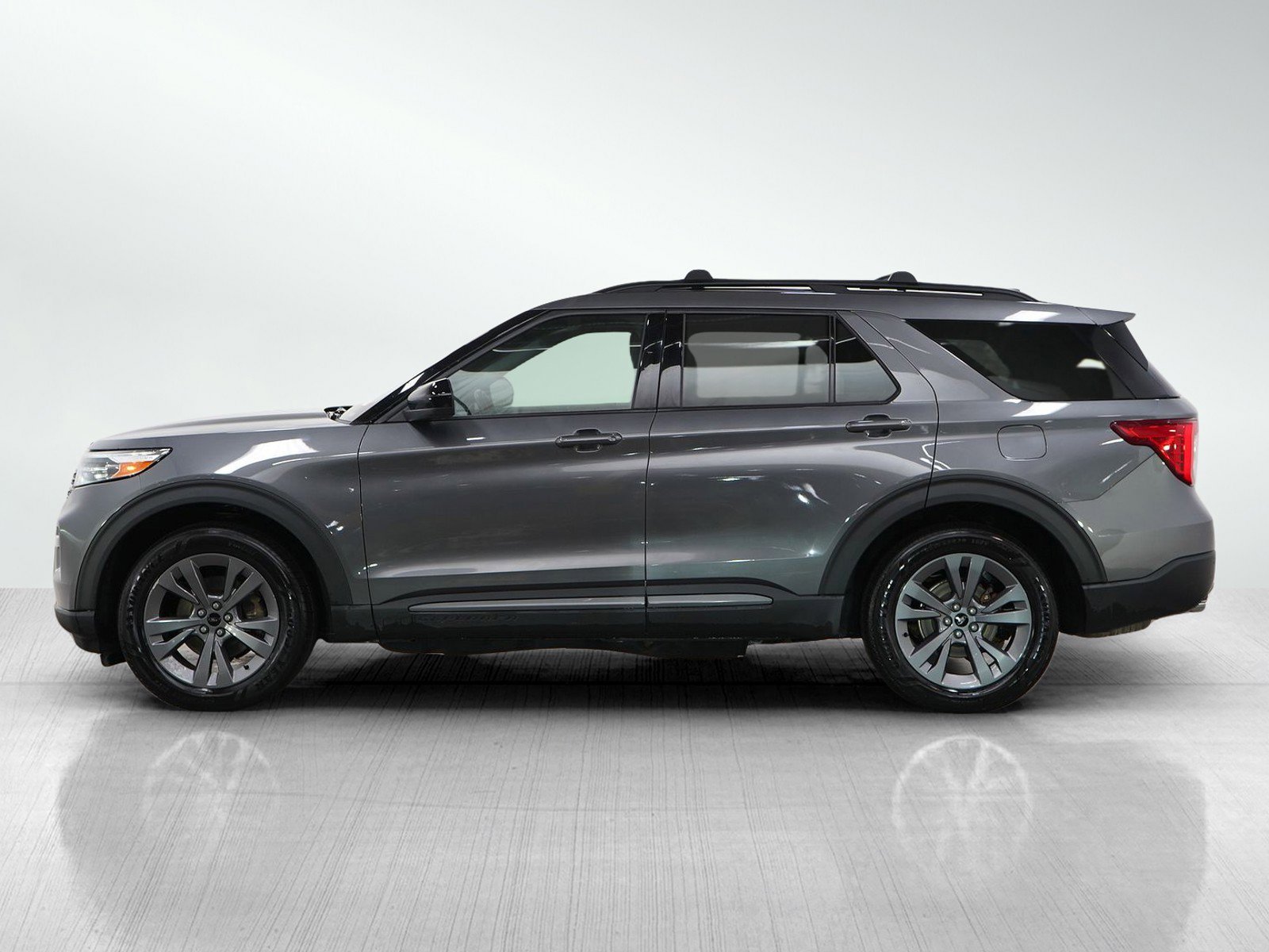 Used 2022 Ford Explorer XLT with VIN 1FMSK8DH3NGA00490 for sale in Minneapolis, Minnesota