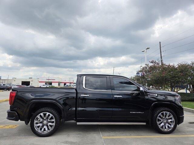 Used 2022 Onyx Black GMC Denali image 6