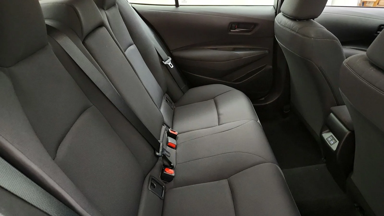 Used 2025  Toyota LE image 39