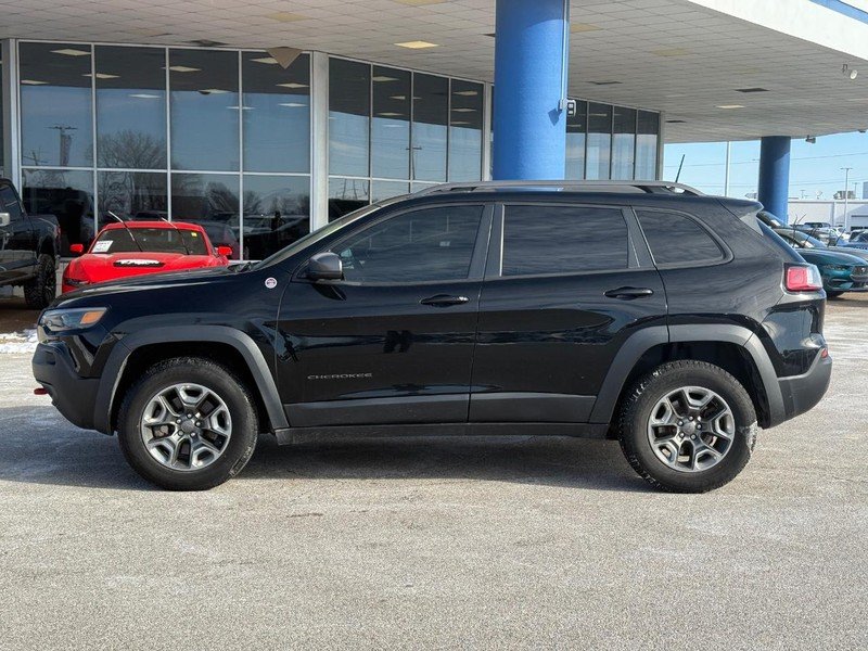 Used 2019 Jeep Cherokee Trailhawk with VIN 1C4PJMBX7KD217022 for sale in Granite City, IL