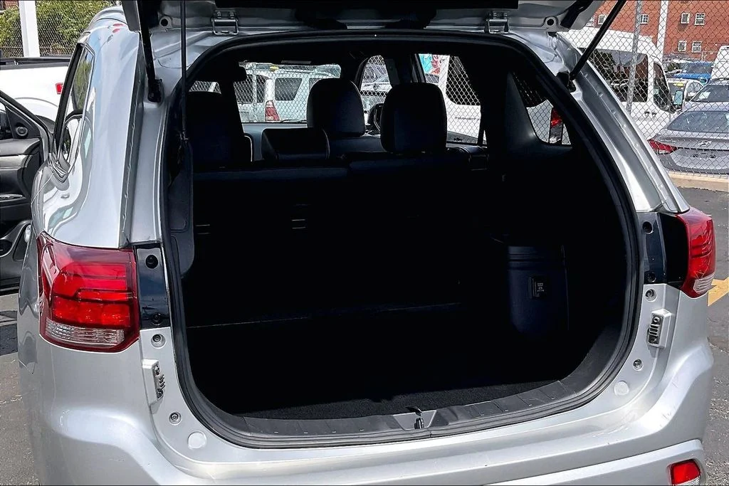 Used 2019 Alloy Silver Metallic Mitsubishi SEL image 28
