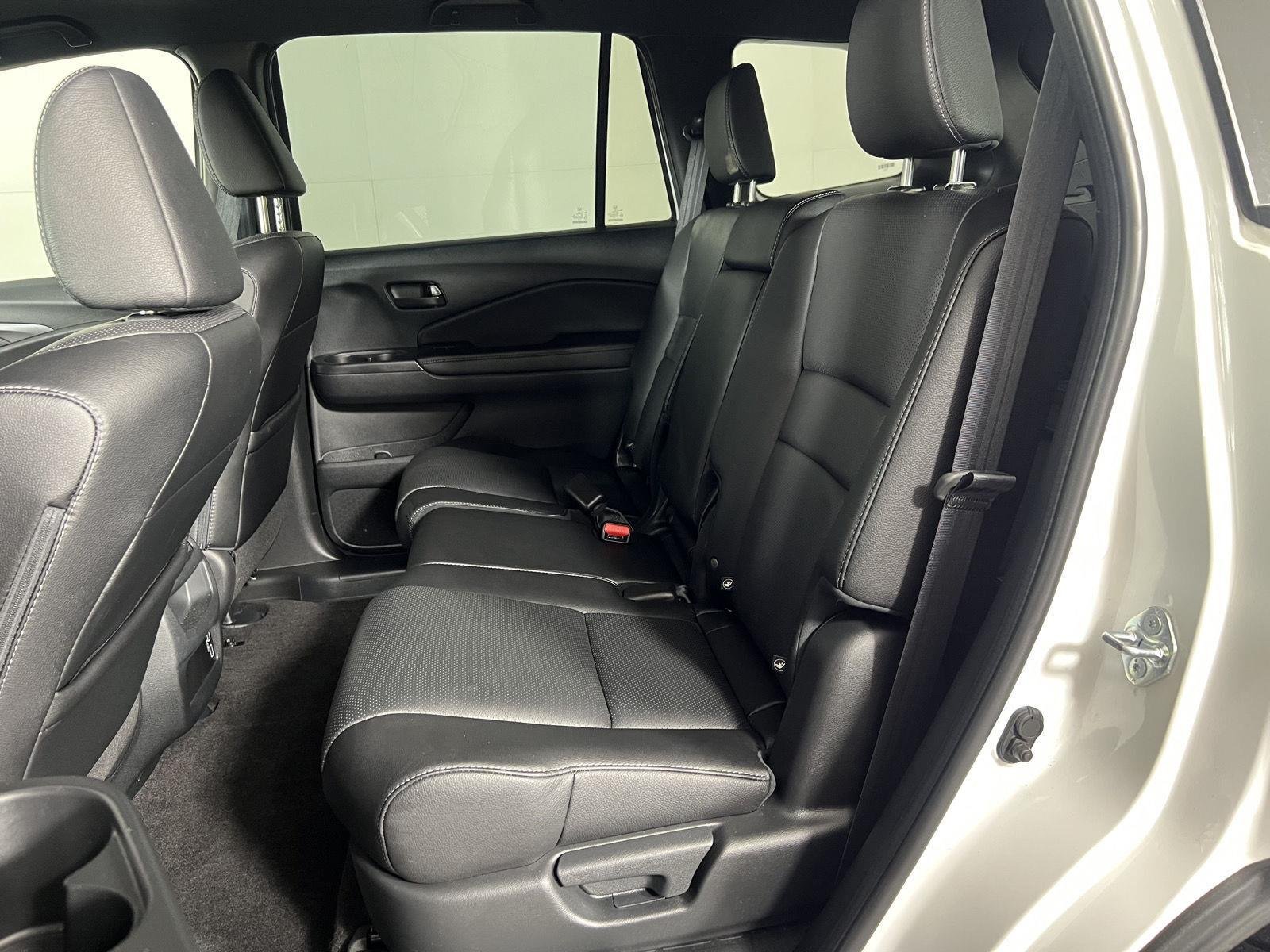 Used 2023 Platinum White Pearl Honda EX-L image 29
