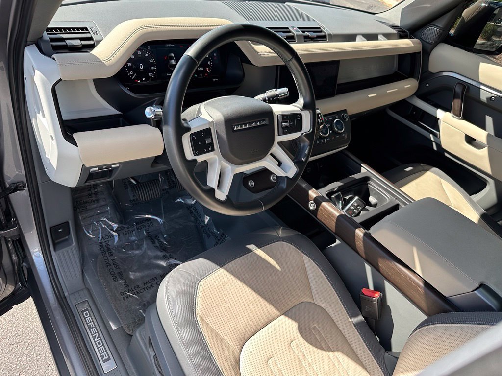 Used 2022 Gray Land Rover X-Dynamic SE image 5