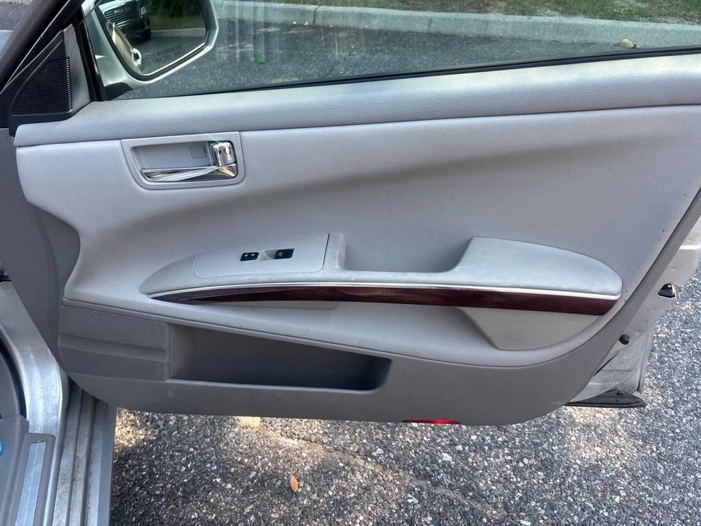 Used 2007 Silver Nissan 3.5 SL image 34