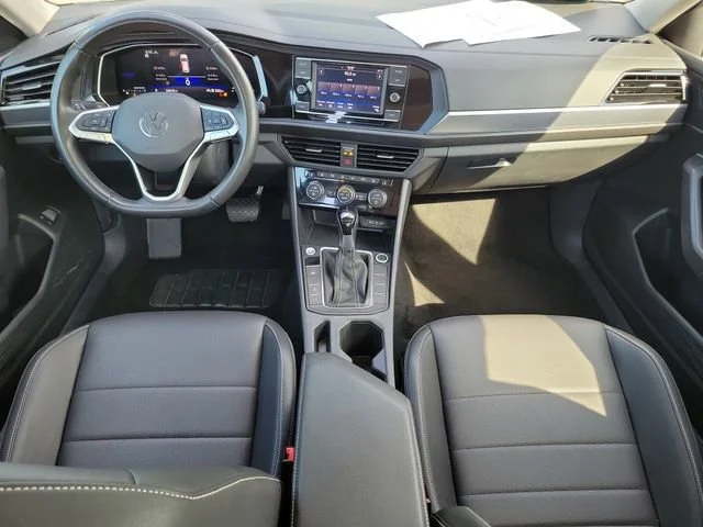 2024 Volkswagen Jetta SE - Photo 13