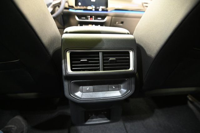 2026 Volkswagen Atlas Cross Sport SEL Premium R-LINE - Photo 32