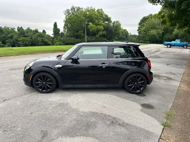 Used 2019 Black MINI Classic image 4