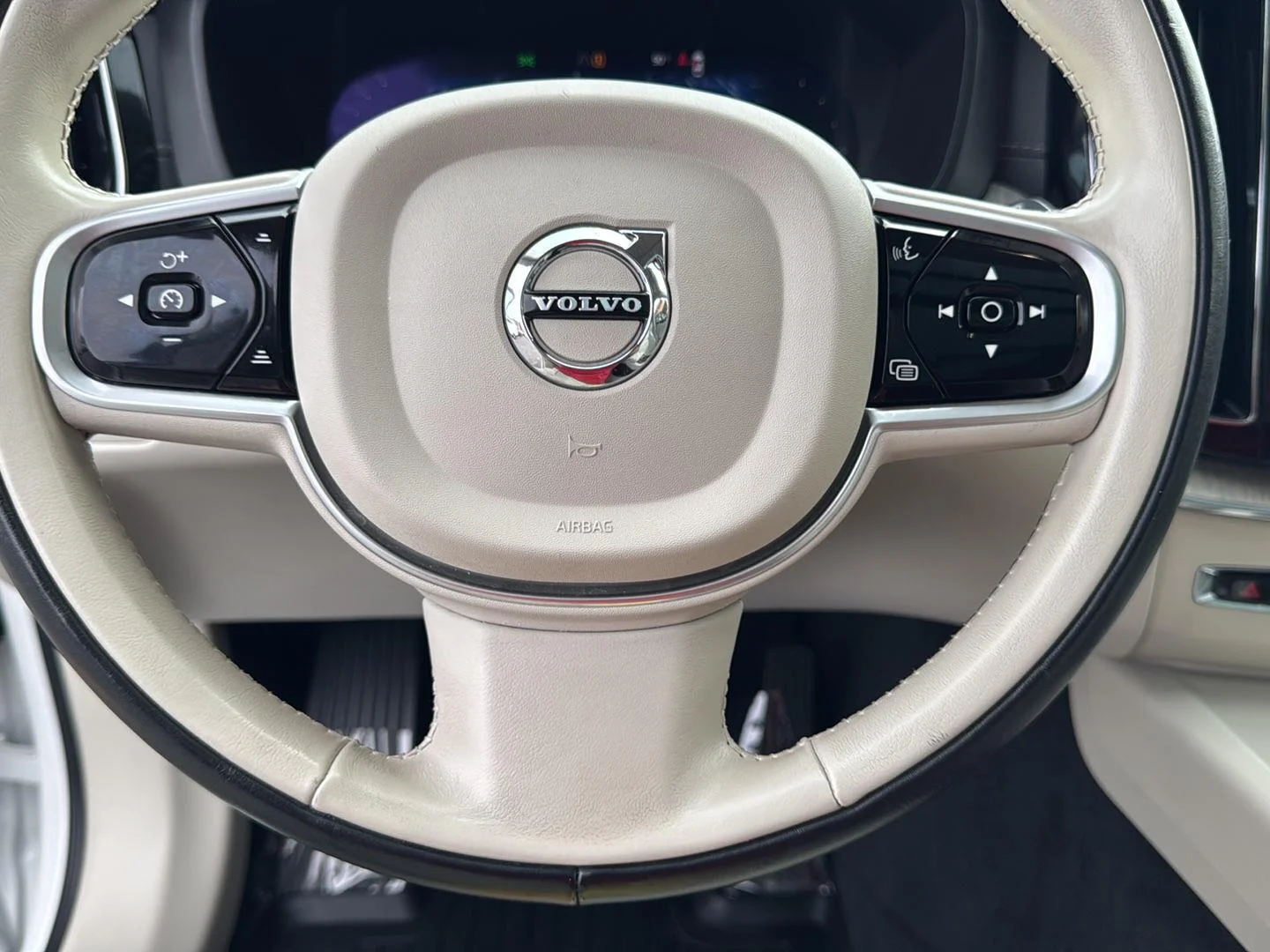 2023 Volvo XC60 Ultimate - Photo 30
