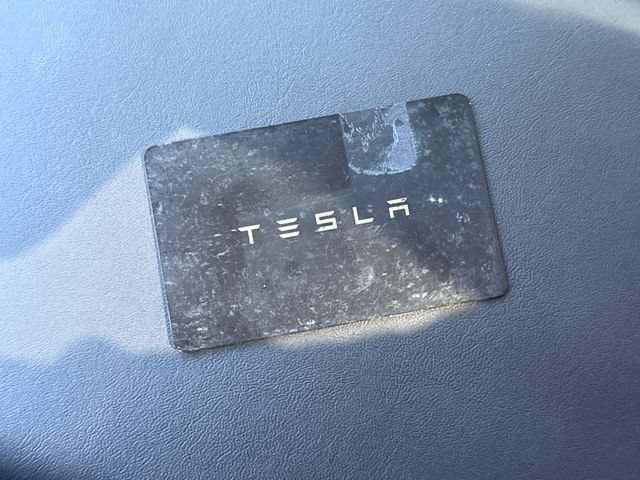Used 2022  Tesla Performance image 31