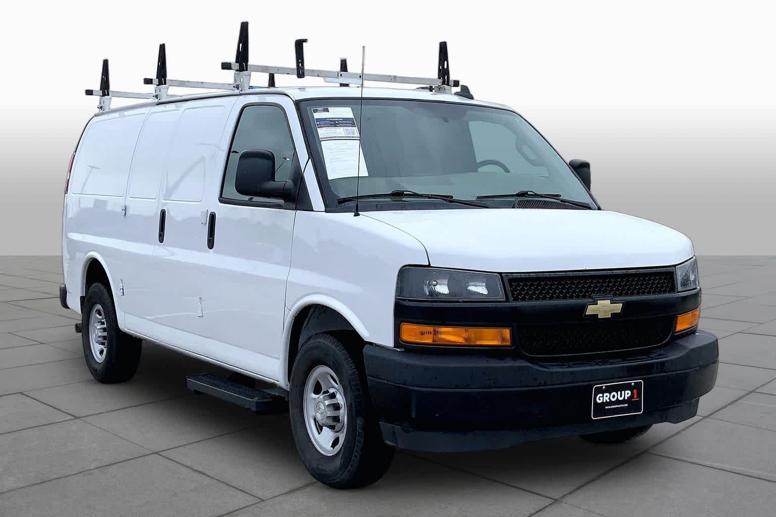 Used 2021 SUMMIT WHITE Chevrolet RWD 2500 Regular Wheelbase WT image 3