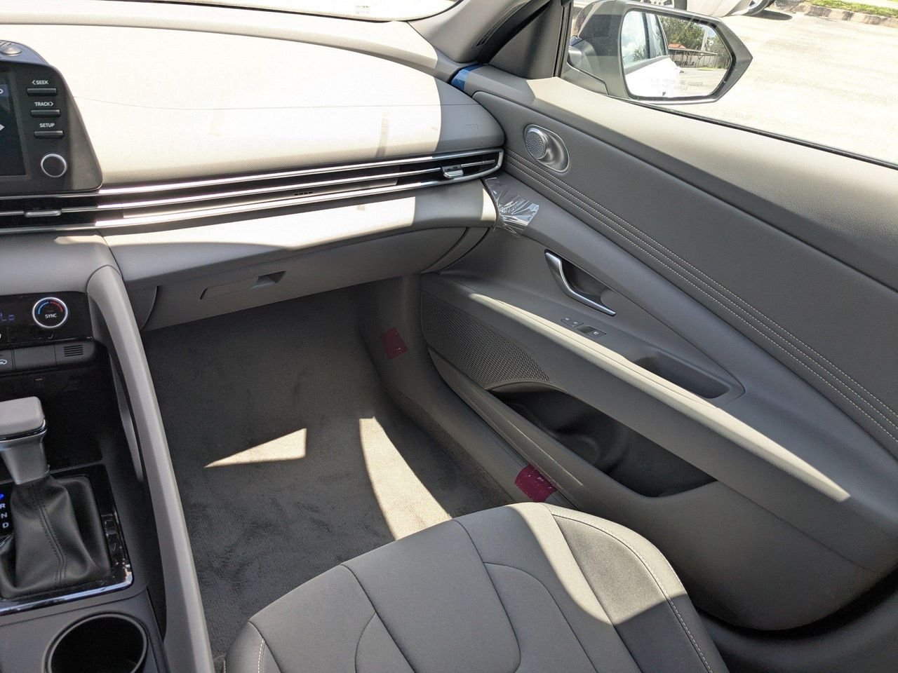 2025 Hyundai Elantra SEL - Photo 35