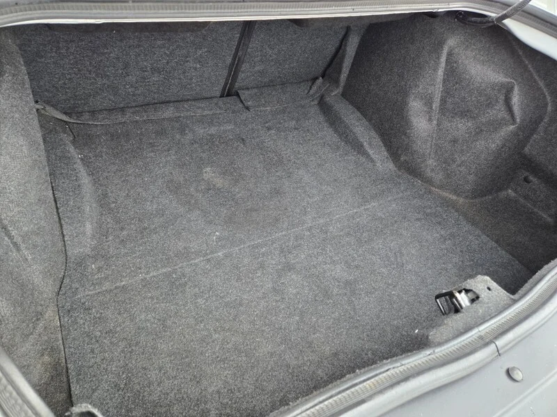 Used 2016 Bright White Clearcoat Dodge SXT image 9