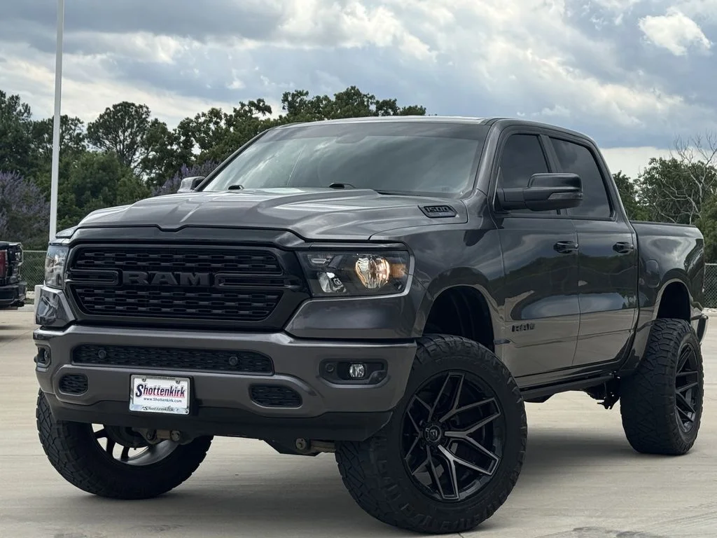 2023 RAM 1500 Big Horn/Lone Star 4x4 Crew Cab 5'7's photo