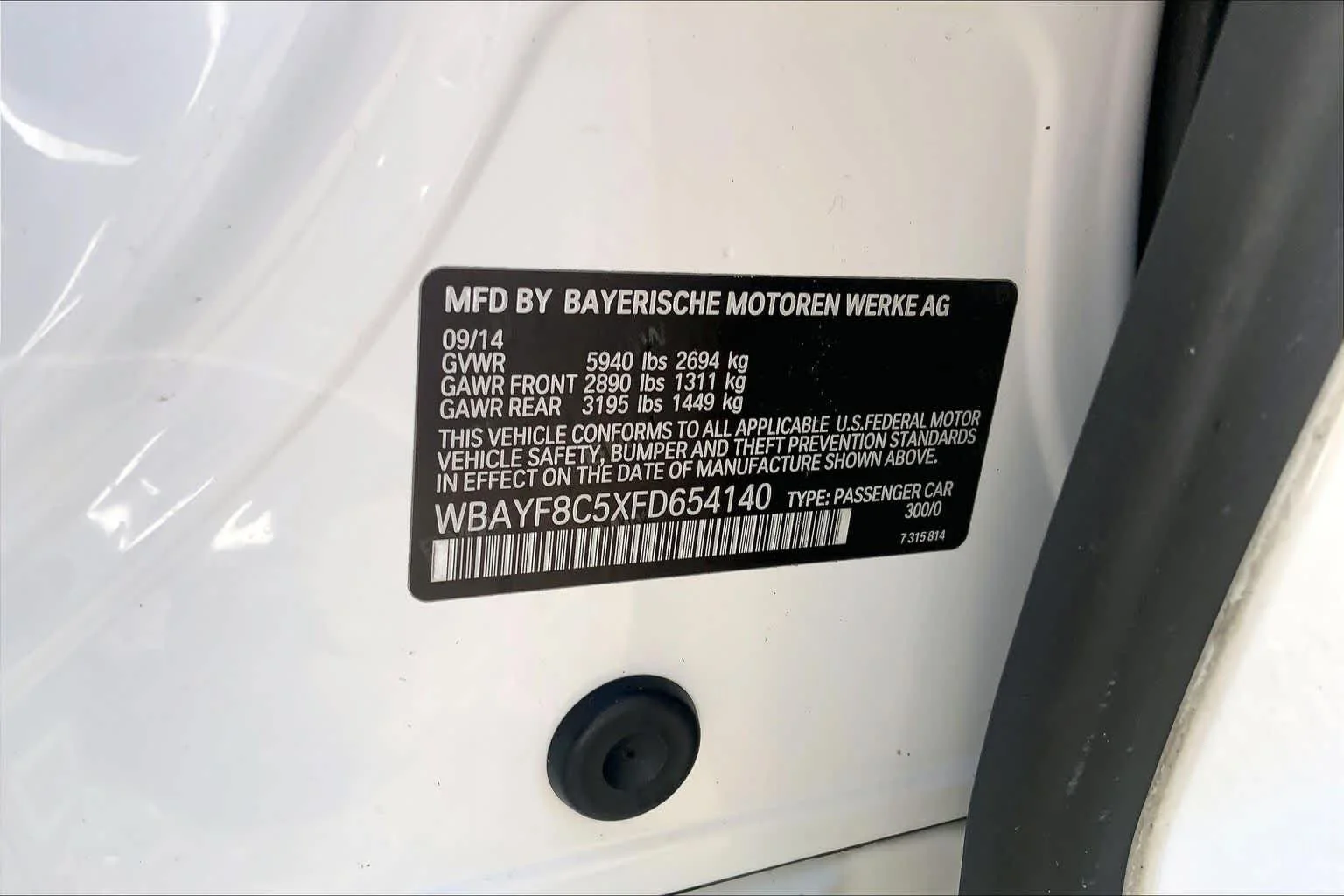 Used 2015 Alpine White BMW 750Li xDrive image 34