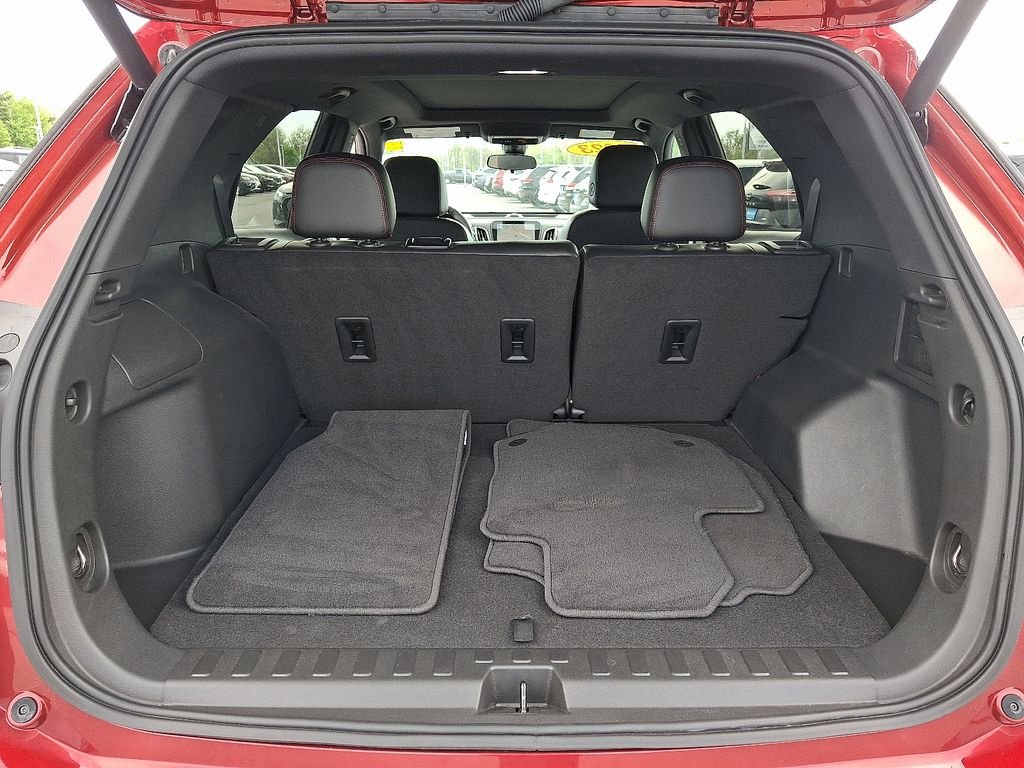 Used 2023 Red Chevrolet RS image 28