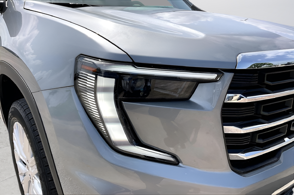 Used 2026 Silver GMC Elevation image 33